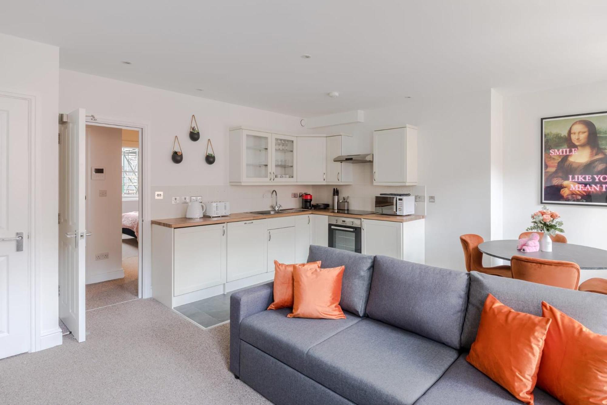The Sensual Breeze - Fitzrovia - Frankie Says Apartment ลอนดอน ภายนอก รูปภาพ